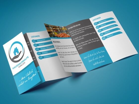 Faltbroschüre auf Deutsch mit blau-weißen Designelementen, Haus-Logo und Foto von Lebensmitteln. Faltbroschüre auf Deutsch mit blau-weißen Designelementen, Haus-Logo und Foto von Lebensmitteln.